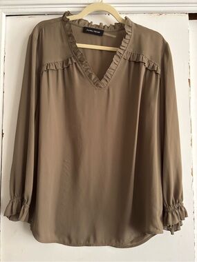 Ivanka Trump Taupe Ruffle V-Neck Long-Sleeve Blouse